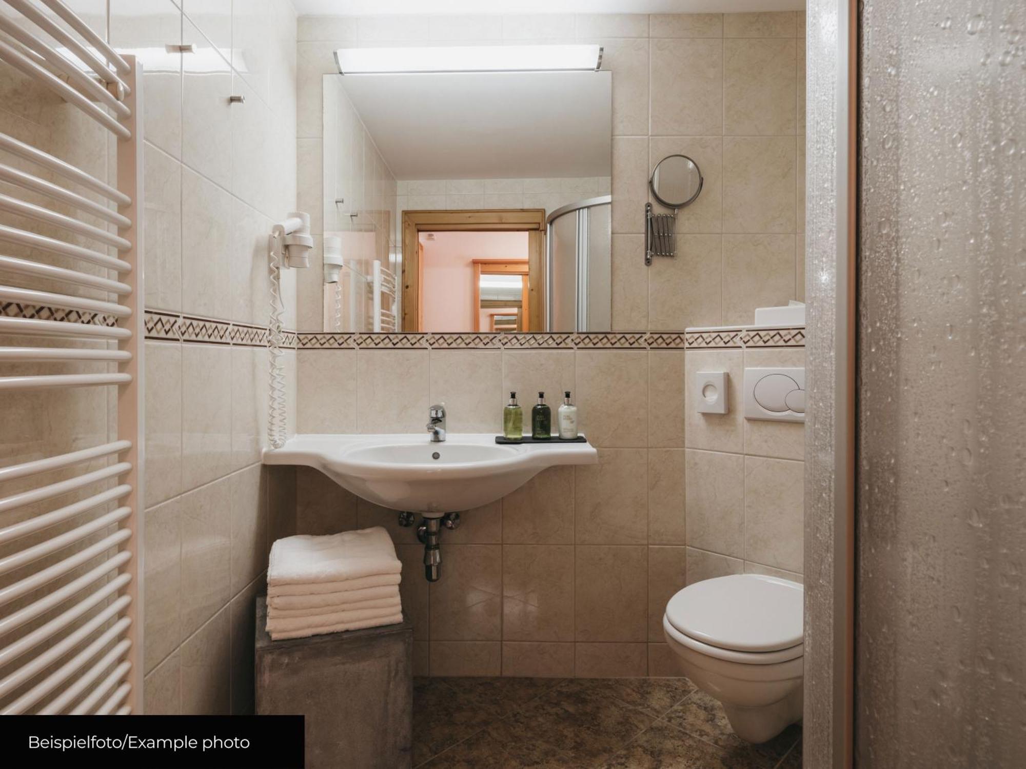 Junior Suite II,1531136683:JPEG